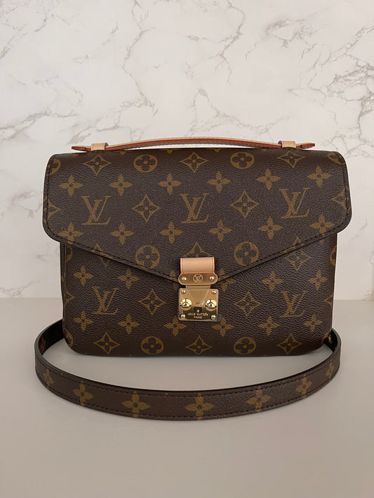 Louis Vuitton, Pochette Metis, Monogram, New in Box